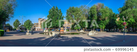 Cathedral Avenue in Zaporozhye, Ukraine 69996145
