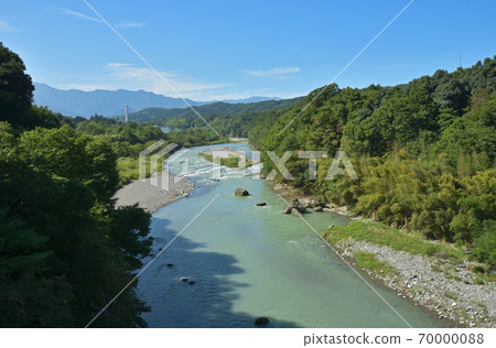 Chichibu walk: Arakawa flowing through Chichibu city 70000088