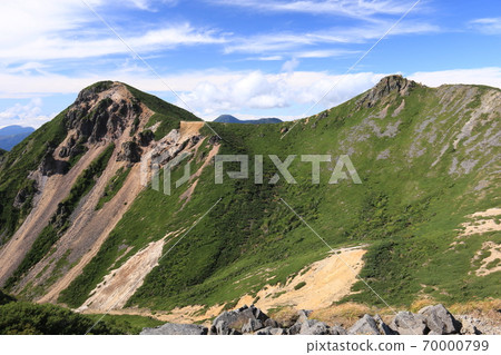 初秋的八嶽山脈，內大岳的東天狗岳和西知竹岳 70000799
