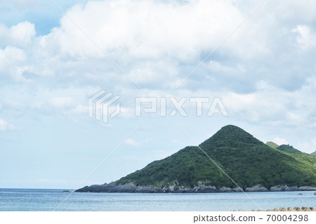 美麗的三角山和海 美麗的三角山和海 70004298