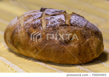 Cute delicious animal bread 70004993