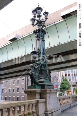 Nihonbashi and Kirin 70007266