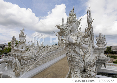 White temple in Chiang Rai Wat Rong Khun 70009972