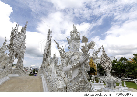 White temple in Chiang Rai Wat Rong Khun 70009973
