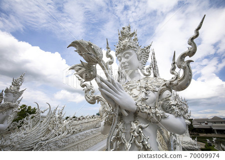 White temple in Chiang Rai Wat Rong Khun 70009974