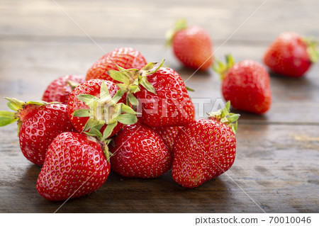 Fresh strawberries close-up Fresh strawberries close-up 70010046