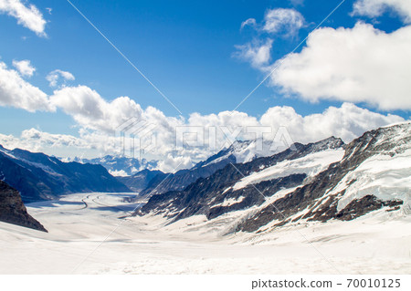 Winter landscape at Jungfraujoch, Switzerland 70010125