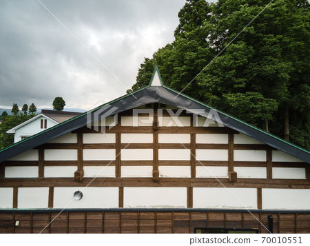 一個老私有房子的屋頂 70010551