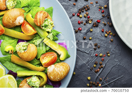 Vegetable salad with clams 70010750