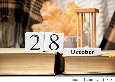 twenty eighth day of autumn month calendar october 70014696