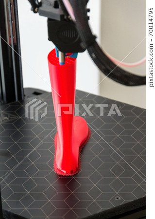 3d printer printing plastic last shoe prototype from red filament 3d printer printing plastic last shoe prototype from red filament 70014795
