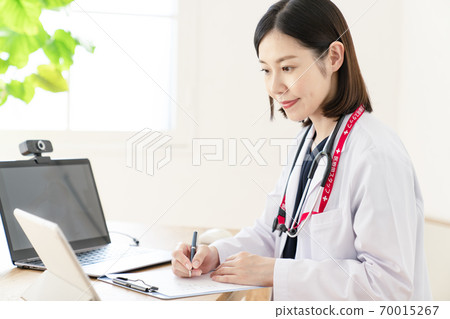 Online medical image Online medical image 70015267
