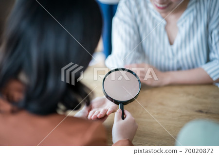 Palmistry mom friend housewife 70020872