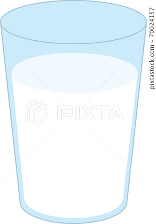 玻璃杯子裡的牛奶 70024157