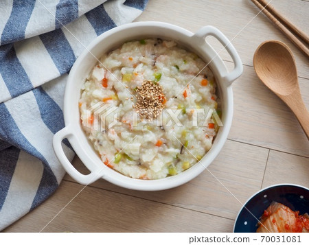 Korean traditional food vegetable porridge Korean traditional food vegetable porridge 70031081