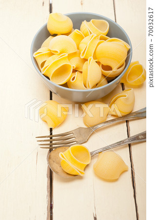 Italian snail lumaconi pasta Italian snail lumaconi pasta 70032617