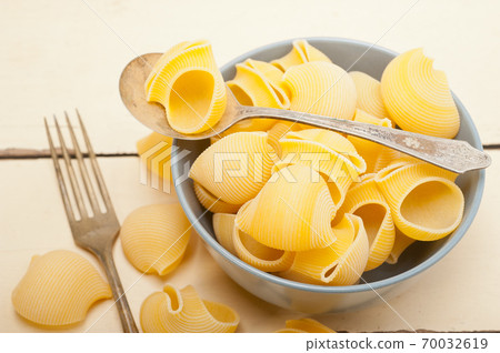Italian snail lumaconi pasta Italian snail lumaconi pasta 70032619