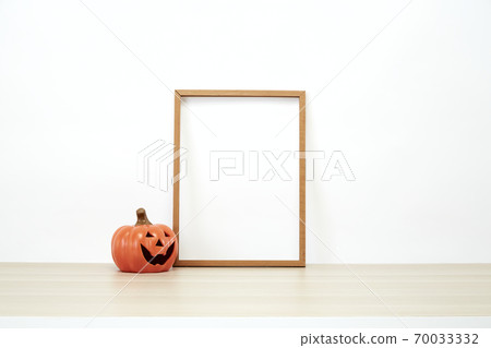 frame with pumpkin desk wall 70033332