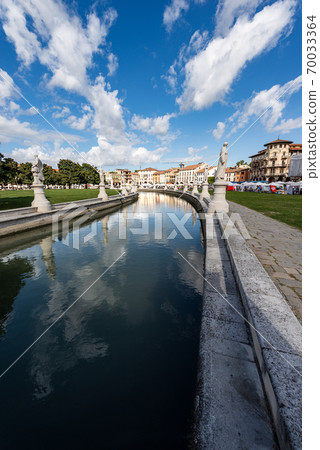 Prato della Valle - Famous Town square in Padua Veneto Italy 70033364
