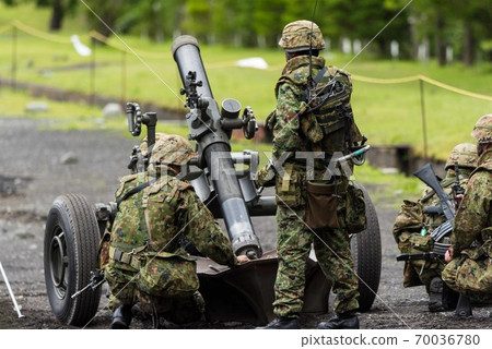 潛行和自衛軍官 70036780