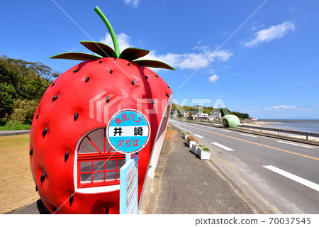Fruit bus stop Izaki bus stop Right is Ariake sea Kaya Hayabayashi Konagai-cho, Isahaya City, Nagasaki Prefecture 70037545