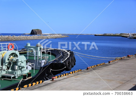 Scenery of Hokkaido "Abashiri River Estuary / Hat Rock" 70038663