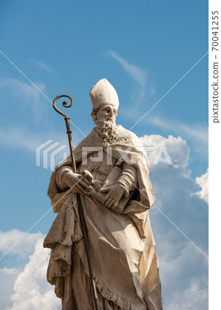 Marble statue of San Zeno - Bishop and Patron of the Verona city Marble statue of San Zeno - Bishop and Patron of the Verona city 70041255