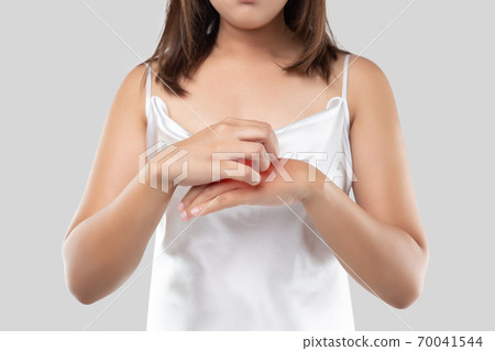 Have a itching Have a itching 70041544