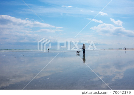 Kujukuri Beach like Uyuni Salt Lake / Motosuka Beach (Sammu City, Chiba Prefecture) 70042379