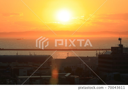 The sunset of Kushiro 70043611