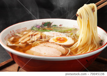 醬油拉麵 醬油拉麵 70045136