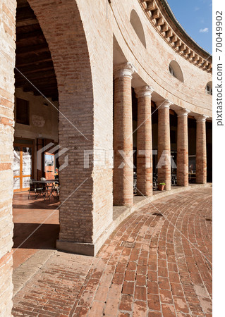 The ancient forum 70049902
