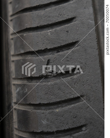 Danger Aged tires 70050074