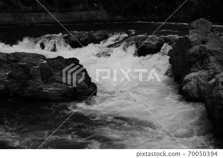 兵庫縣加古河上游的Toryu Nada洪流 70050394