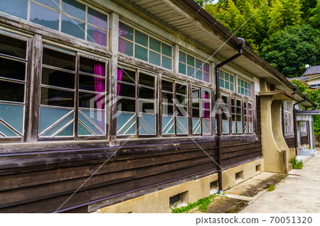 前波佐見市立小學禮堂和禮堂歷史記錄[長崎縣東神戶郡波佐見町] 70051320