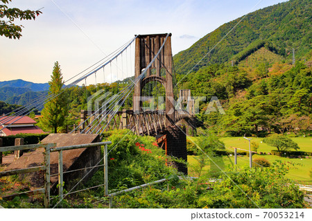 Nationally designated important cultural property "Momosuke Bridge" Suspension bridge with wooden stiffening girder Nationally designated important cultural property "Momosuke Bridge" Suspension bridge with wooden stiffening girder 70053214