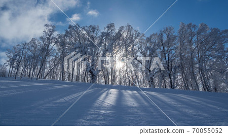 Rime and ski slopes 70055052