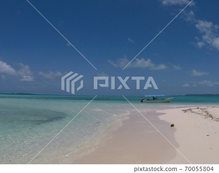 Palau's blue sea and white sandy beach Palau's blue sea and white sandy beach 70055804