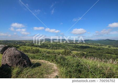 Okito stone hill 70056702