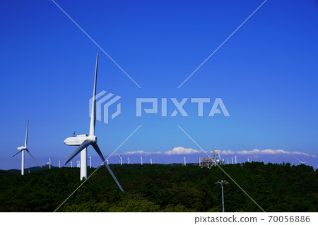 Mie Prefecture Aoyama Highlands Windmill (Wind power generation, early autumn) 70056886