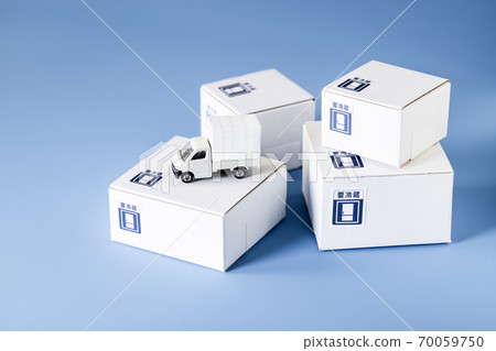白卡紙和送貨車 70059750