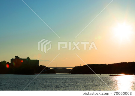 Sunset scenery in Shima City, Mie Prefecture, Ise-Shima, evening view, orange [September] 70060008