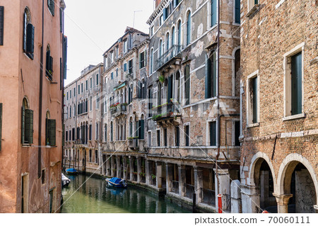 Rio dei Santi Apostoli in Venice, Veneto, Italy seen from a bridge Rio dei Santi Apostoli in Venice, Veneto, Italy seen from a bridge 70060111