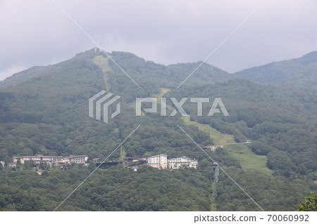 滋賀高原東立山的夏天風景 滋賀高原東立山的夏天風景 70060992