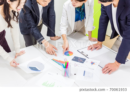 辦公室的站立會議 70061933