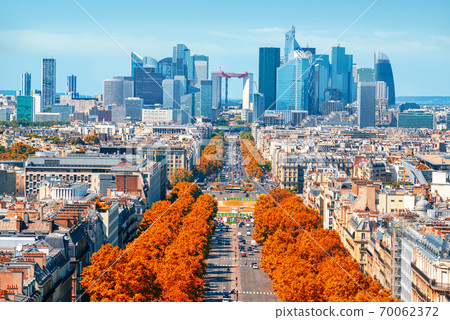 Avenue de la Grande Armee 70062372