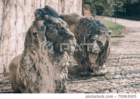 Statue of lions. Symbol of the city of Brescia Statue of lions. Symbol of the city of Brescia 70063005
