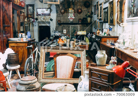 Vintage storefront 70063009