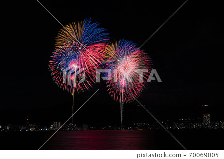 從對岸看琵琶湖煙花節 從對岸看琵琶湖煙花節 70069005