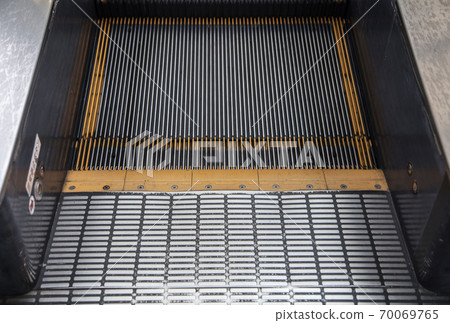 Escalator exit Escalator exit 70069765